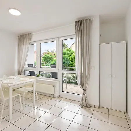 Monteurwohnung, 5 Einzelbetten, Küche, Parkplatz, Nähe Stuttgart, Hyra Living - Hn03 * Untergruppenbach